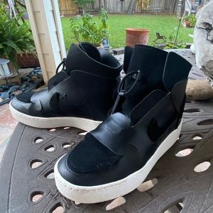 NikeVandalisef LX Antracite. Size 8.5. Used good condition.